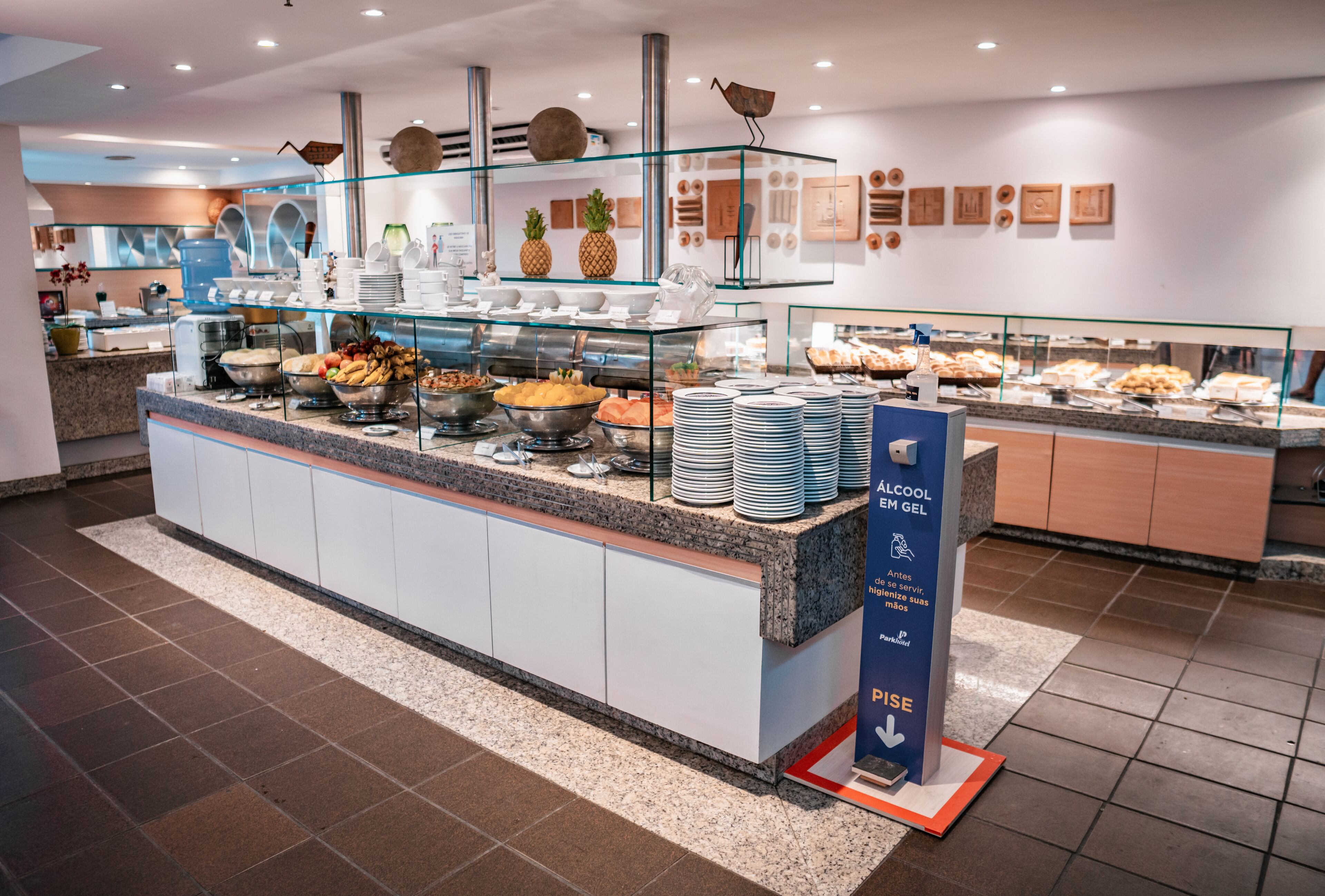 breakfast, lunch, dinner served; sea views