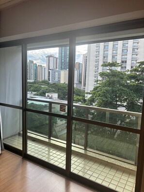 Chambre Exécutive, 1 grand lit, patio, vue ville (Varanda mediante disponibilidade) | Lanai