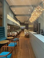 Se sirven desayunos y almuerzos, cocina brasileña