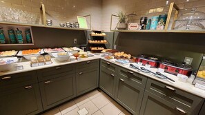 Petit déjeuner buffet compris tous les jours