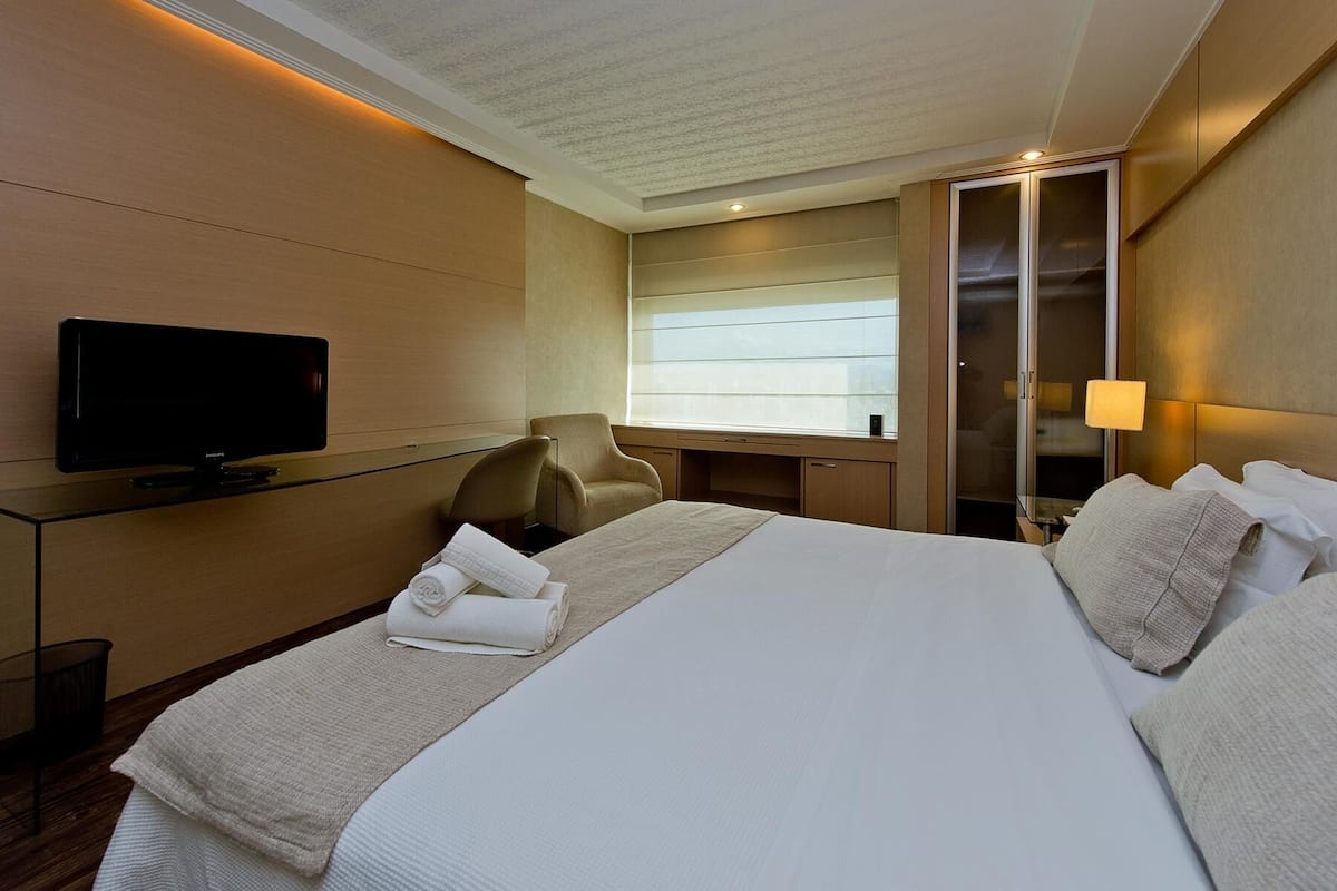 Minibar, in-room safe, desk, blackout curtains