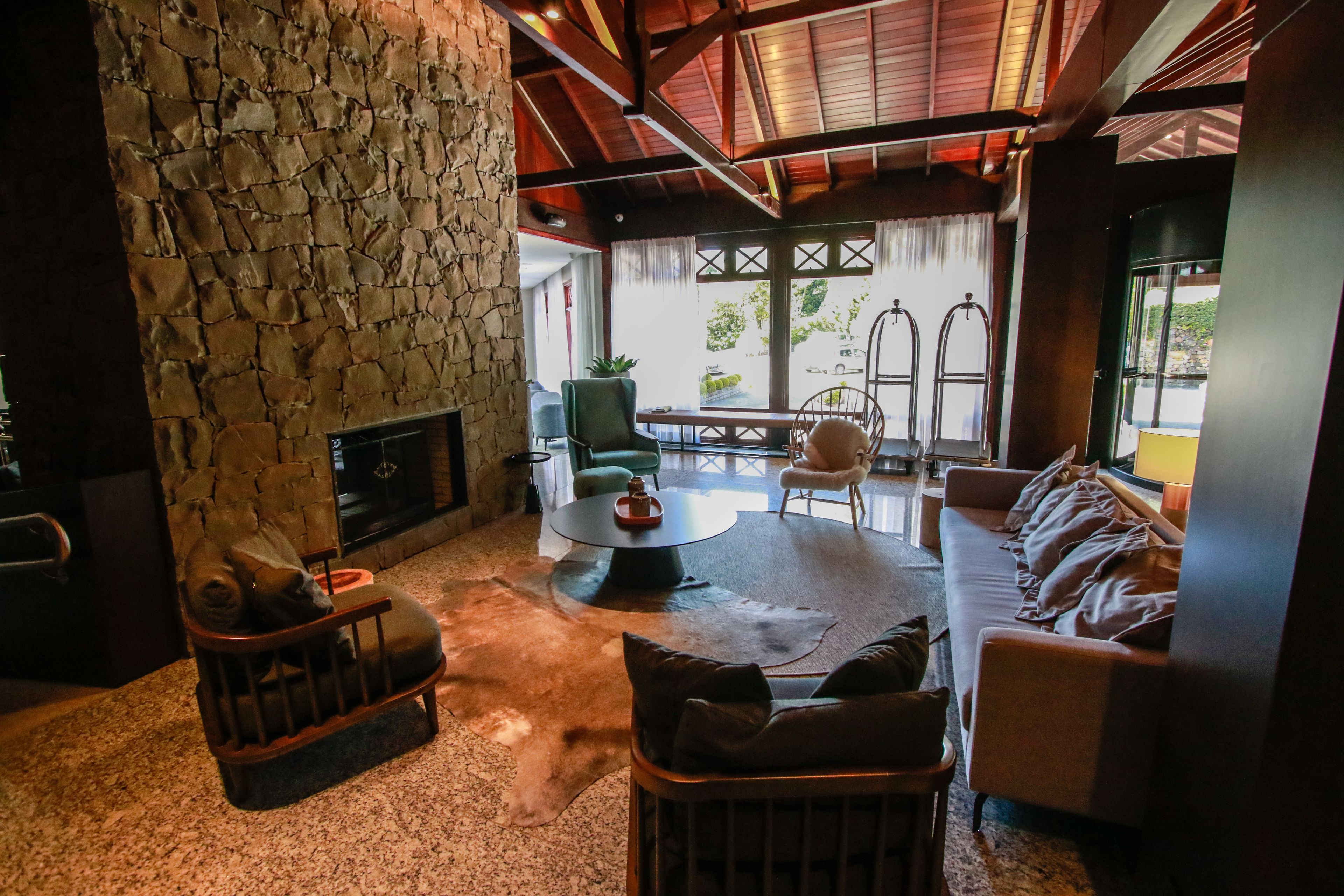 Televisión LCD 32 pulgadas con canales de televisión por cable