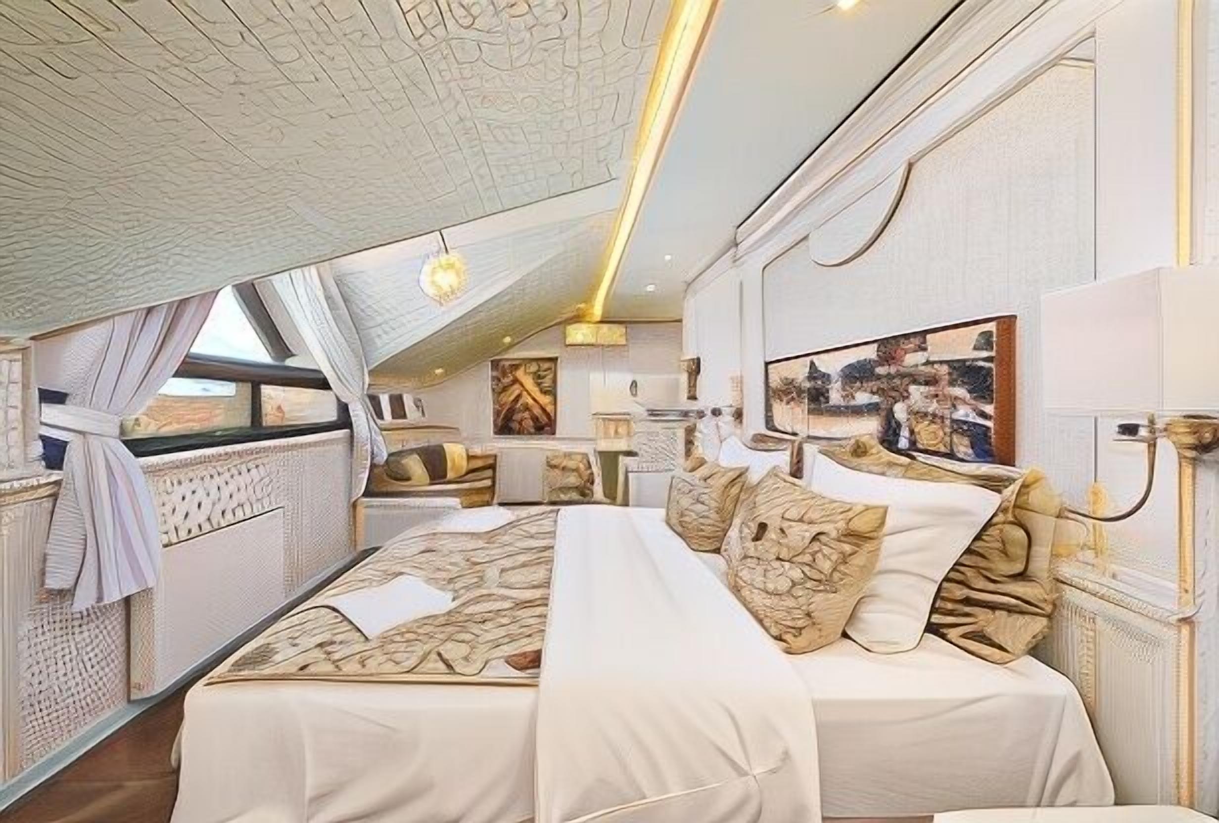 Premium bedding, minibar, in-room safe, desk