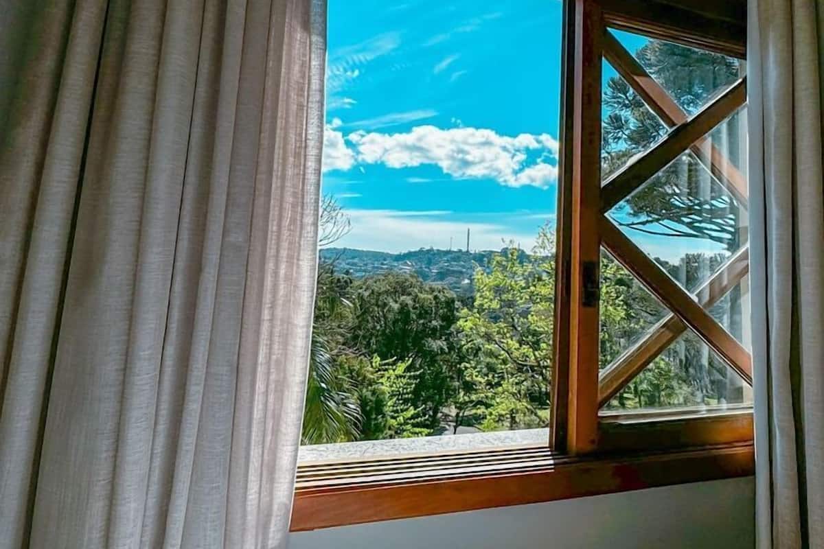 family room | 1 bedroom, premium bedding, minibar, in-room safe