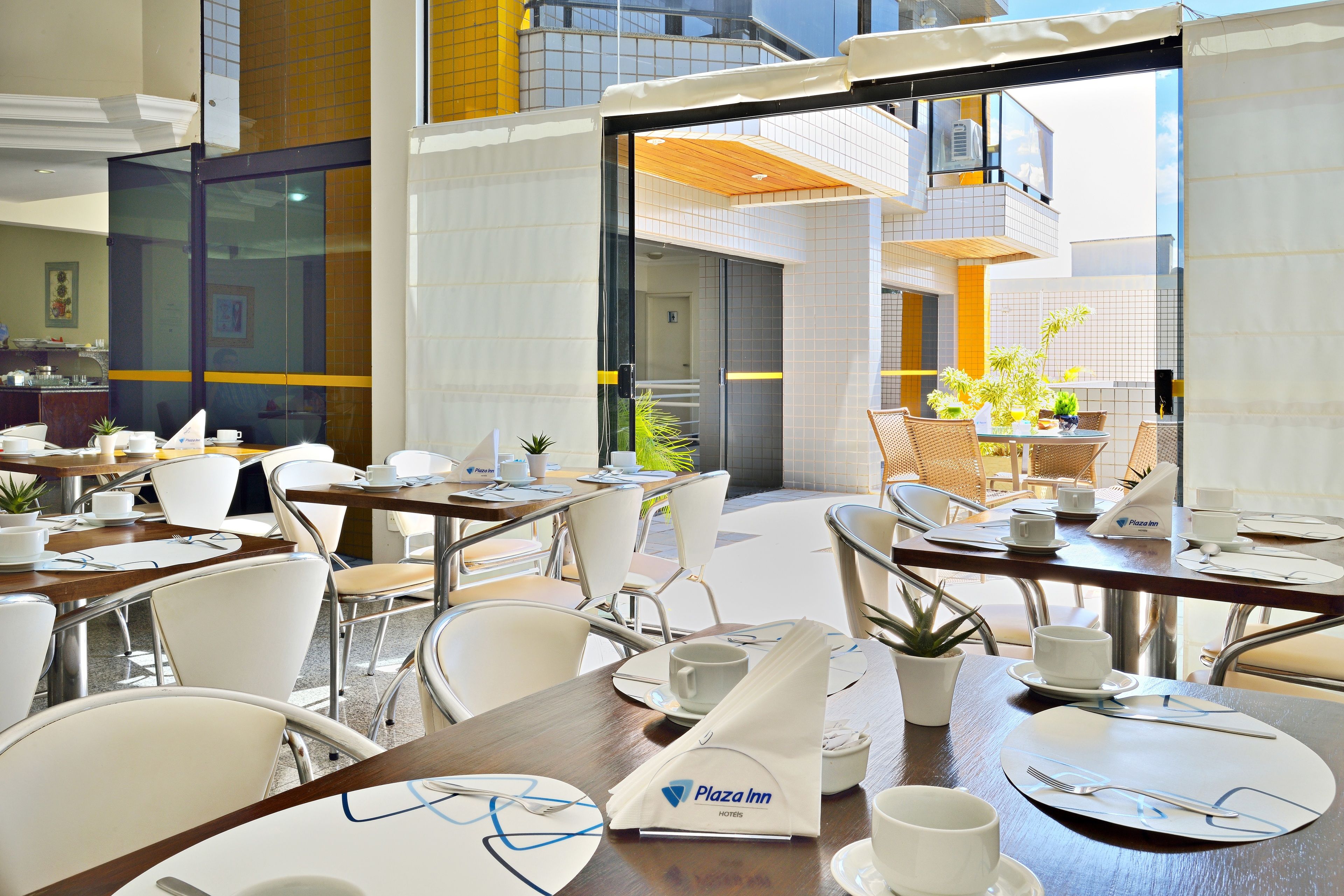 包含每日自助早餐