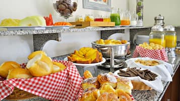 Desayuno buffet incluido todos los días