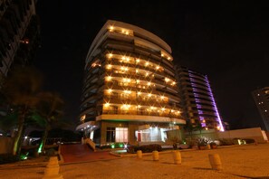 Front of property - evening/night - Promenade Casa Del Mar (Rio de Janeiro)