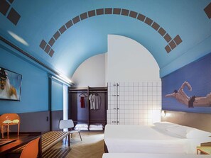 Colchones con pillow-top, minibar y decoración personalizada 