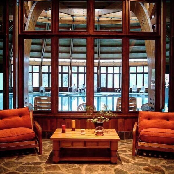 ซาวน่า, อ่างน้ำร้อน, ห้องอบไอน้ำ, น้ำพุร ้อน/น้ำแร่, ทรีทเมนท์ดูแลผิว