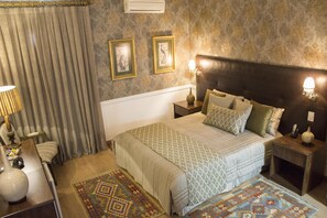 Suite | 1 bedroom, hypo-allergenic bedding, in-room safe, desk