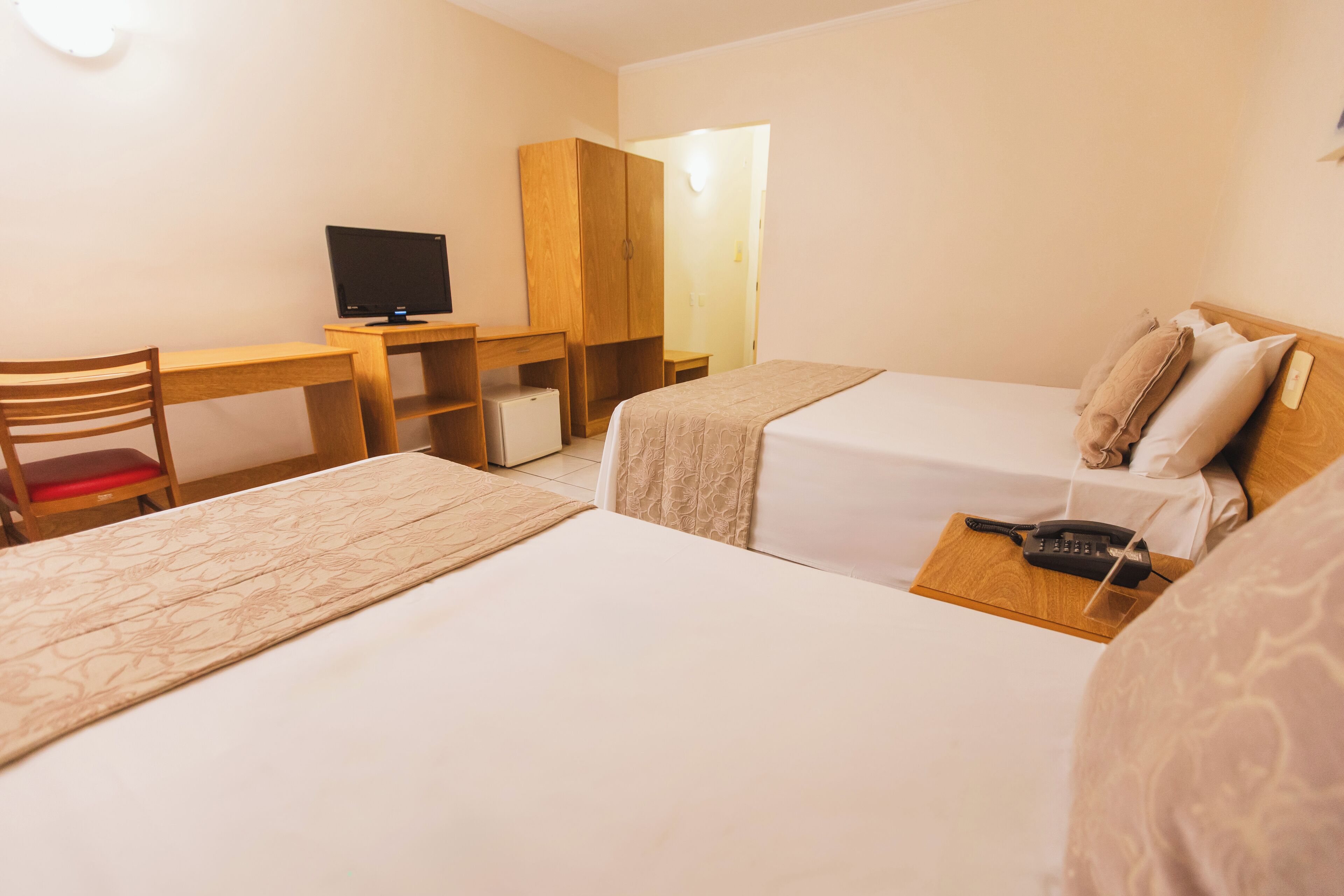 standard solteiro | 1 bedroom, hypo-allergenic bedding, in-room safe, desk