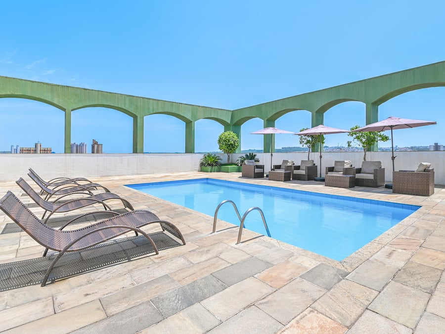 Outdoor pool, pool umbrellas, sun loungers