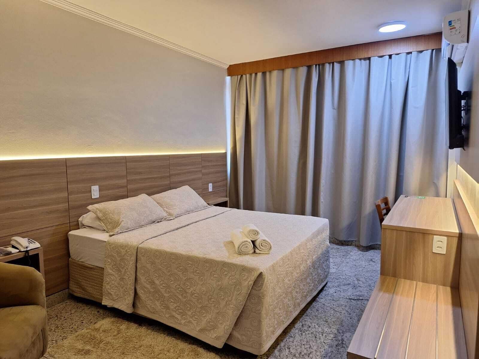 Suite | In-room safe, desk, free WiFi, bed sheets