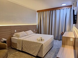 Suite | In-room safe, desk, free WiFi, bed sheets