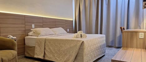 Suite | In-room safe, desk, free WiFi, bed sheets