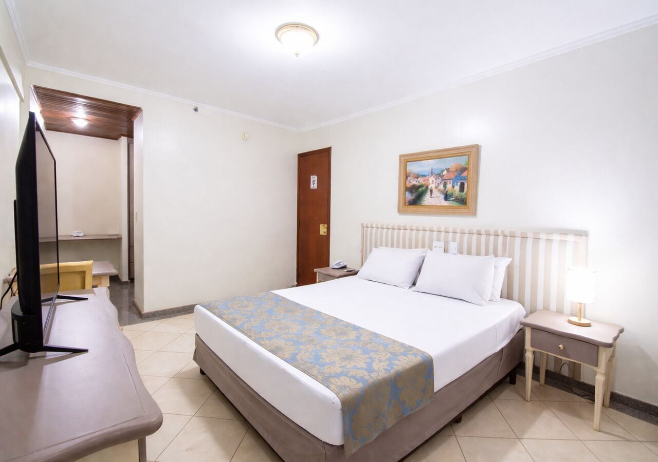 Executive Studio Suite | Minibar, in-room safe, blackout drapes, free WiFi