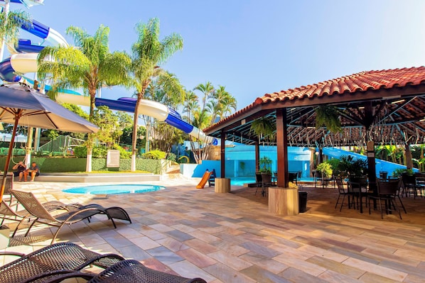 3 outdoor pools, sun loungers