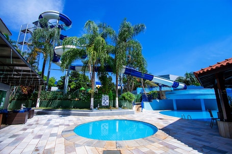 3 outdoor pools, pool loungers. Hotel Vilage Inn Ribeirão Preto & Convenções By Nacional Inn