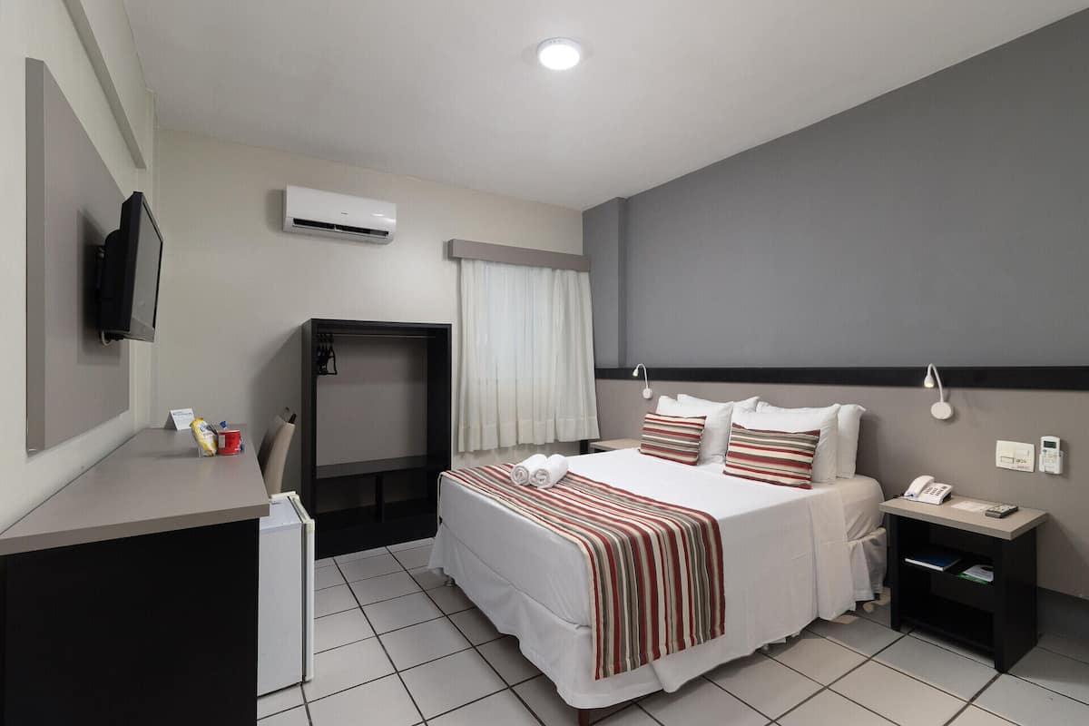 In-room safe, desk, blackout drapes, cribs (free)