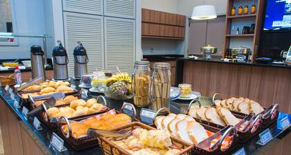 Hotel Continental Business