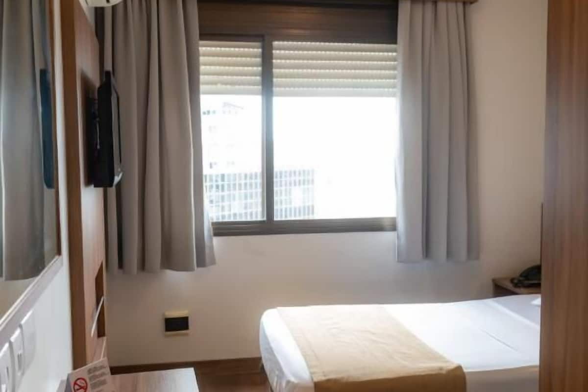 Literie hypoallergénique, minibar, coffres-forts dans les chambres