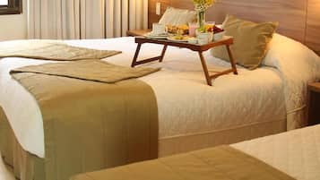 Suite | Hypo-allergenic bedding, minibar, in-room safe, desk
