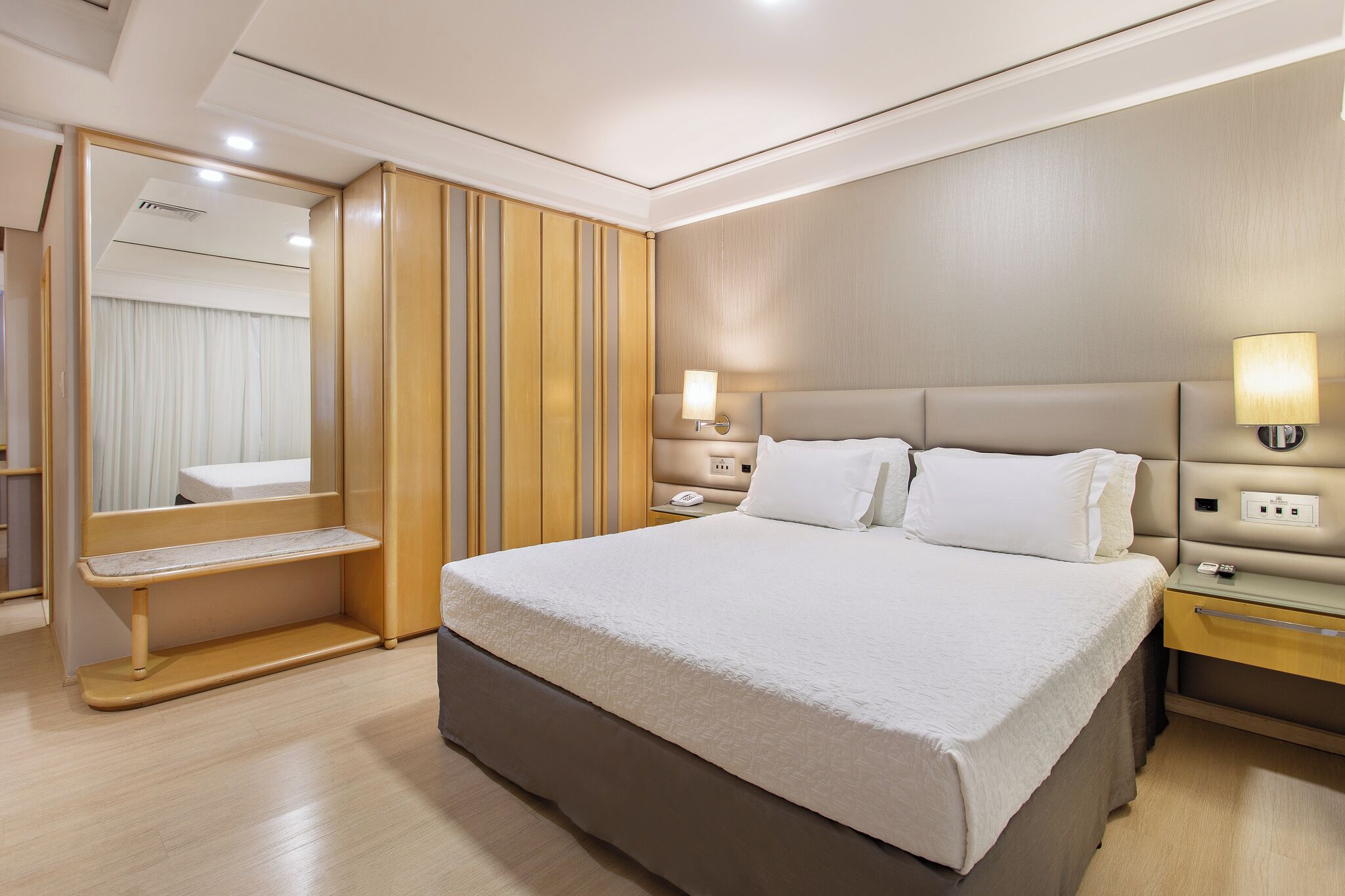 Classic Suite | Free minibar items, desk, laptop workspace, free WiFi