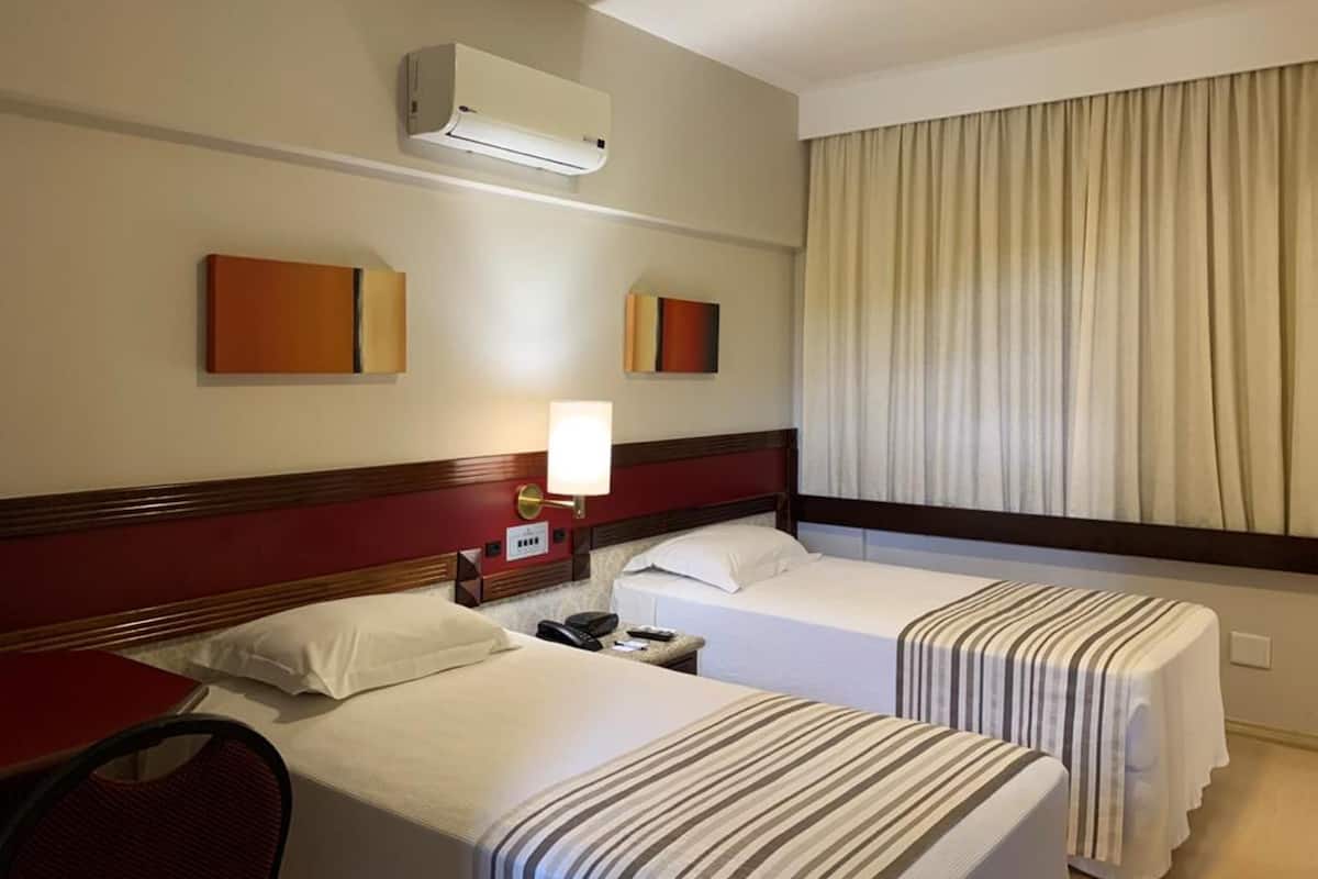 1 bedroom, free minibar items, desk, laptop workspace