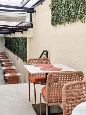 Breakfast, lunch and dinner served - Transamerica Executive Congonhas (São Paulo)