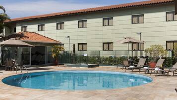 Outdoor pool, pool loungers