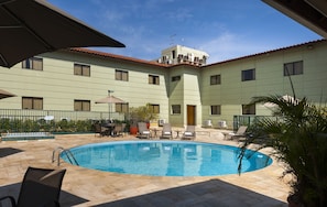 Outdoor pool, sun loungers