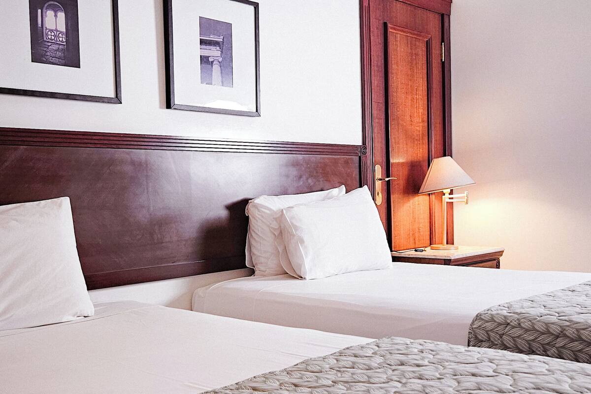 1 bedroom, down duvets, minibar, desk