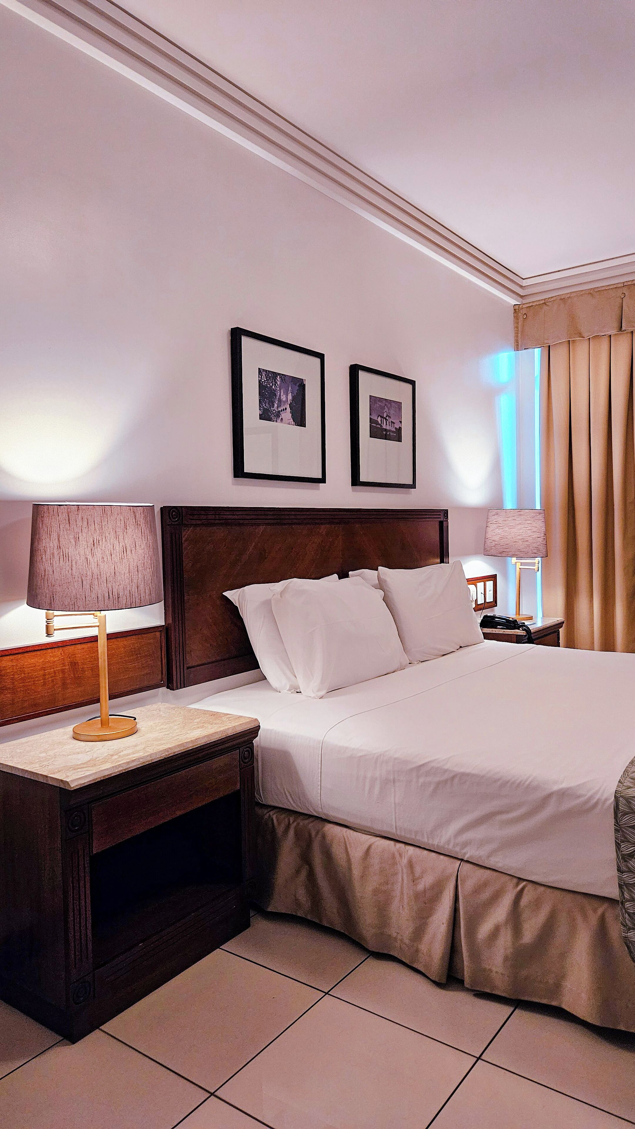 1 bedroom, down duvets, minibar, desk