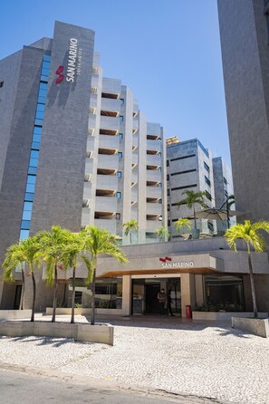 Front of property - San Marino Suite Hotel (Maceió)