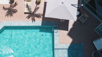 2 outdoor pools, open 9:00 AM to 8:00 PM, sun loungers