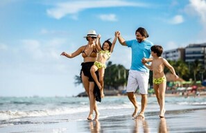 鄰近海灘、海灘浴巾