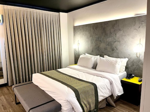 Oasis Tower Hotel