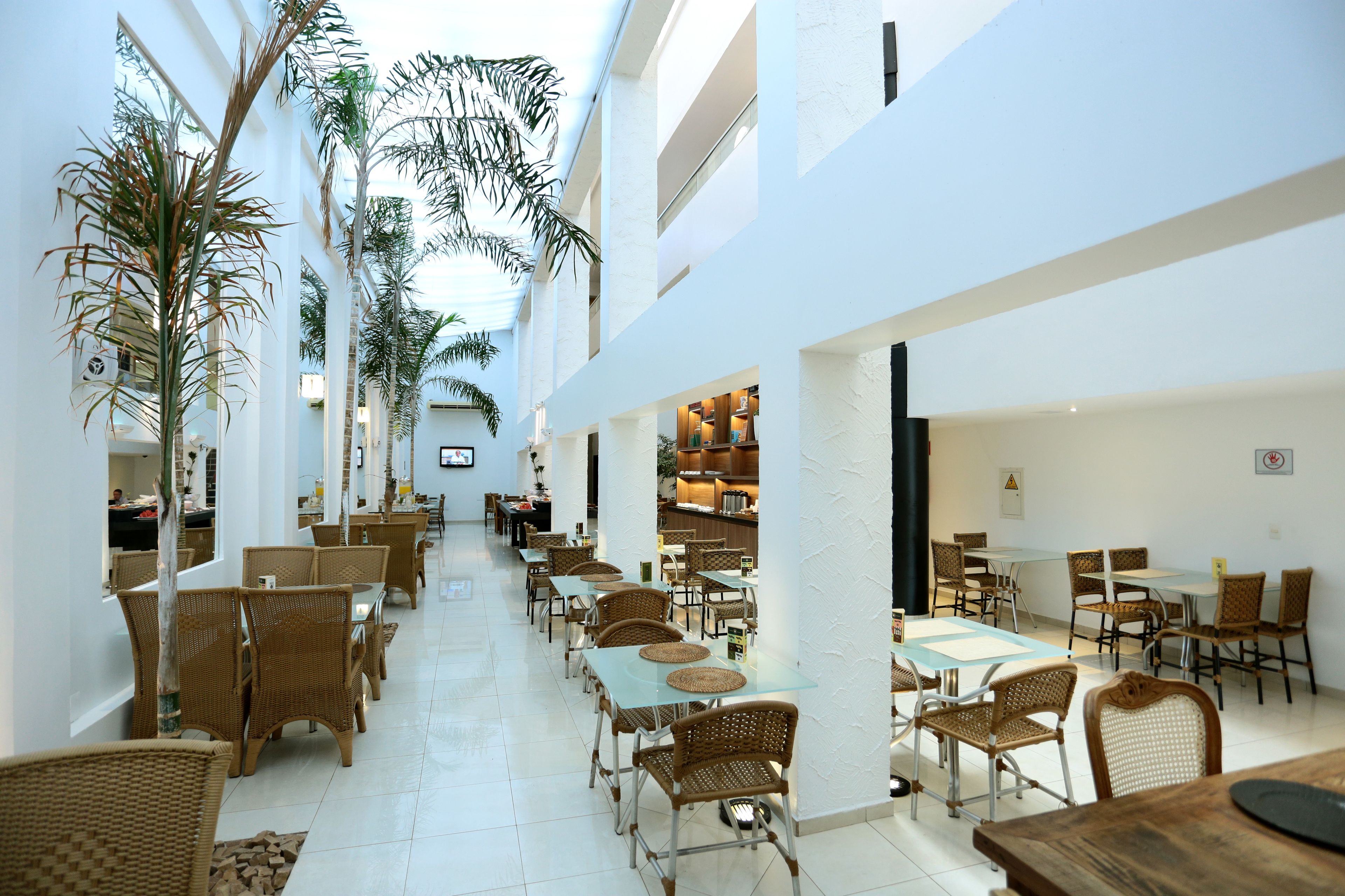 daily buffet breakfast (brl 38.15 per person)