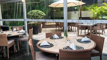 Breakfast, lunch and dinner served