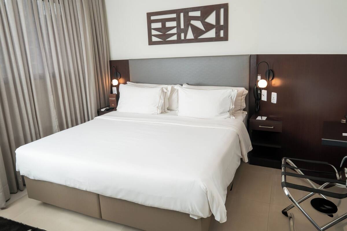 Super Luxo Casal | Minibar, brankas, meja kerja, dan kedap suara