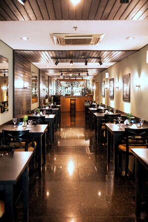 Breakfast, lunch and dinner served - Royal Collection Paulista (São Paulo)