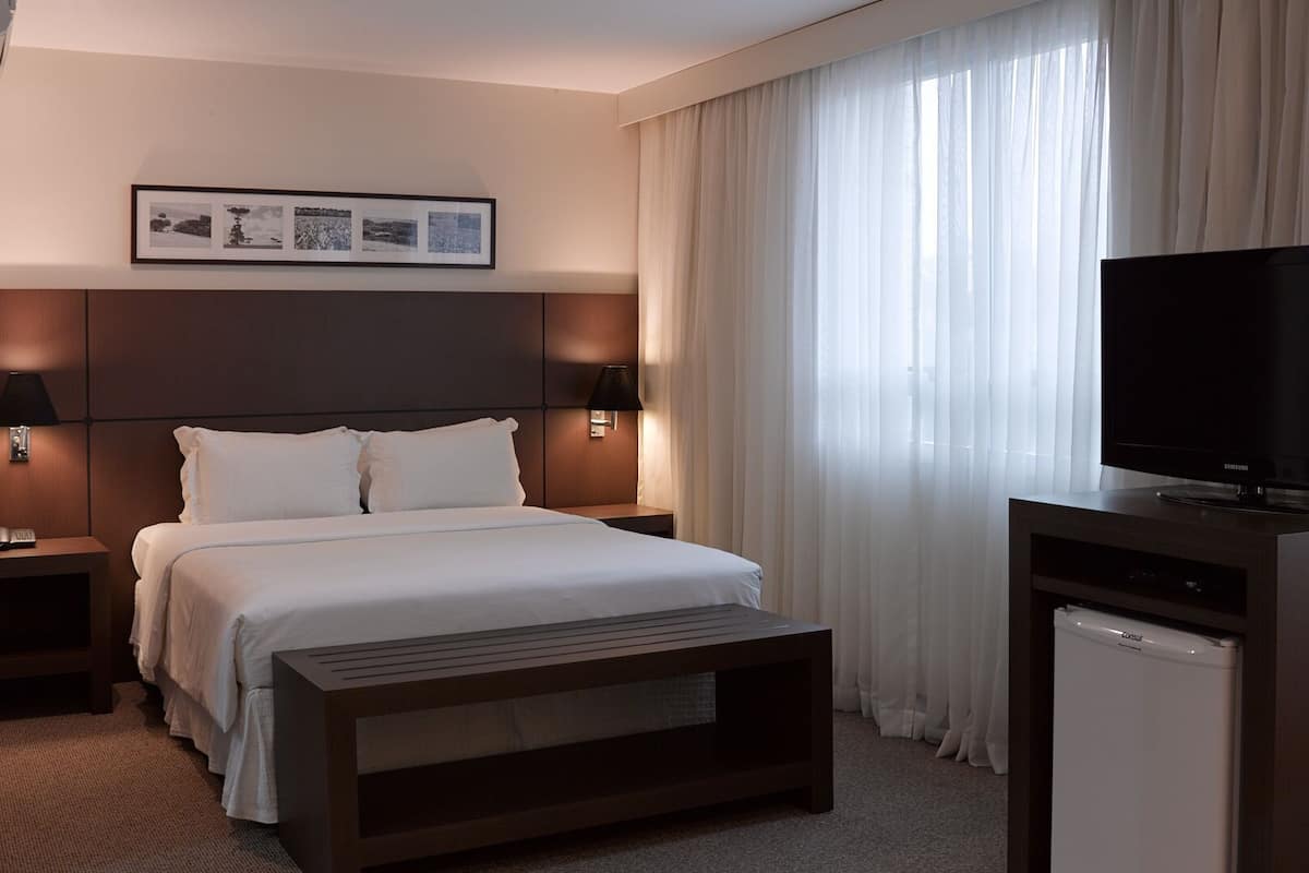 Minibar, kostenlose Babybetten, kostenloses WLAN, Bettwäsche