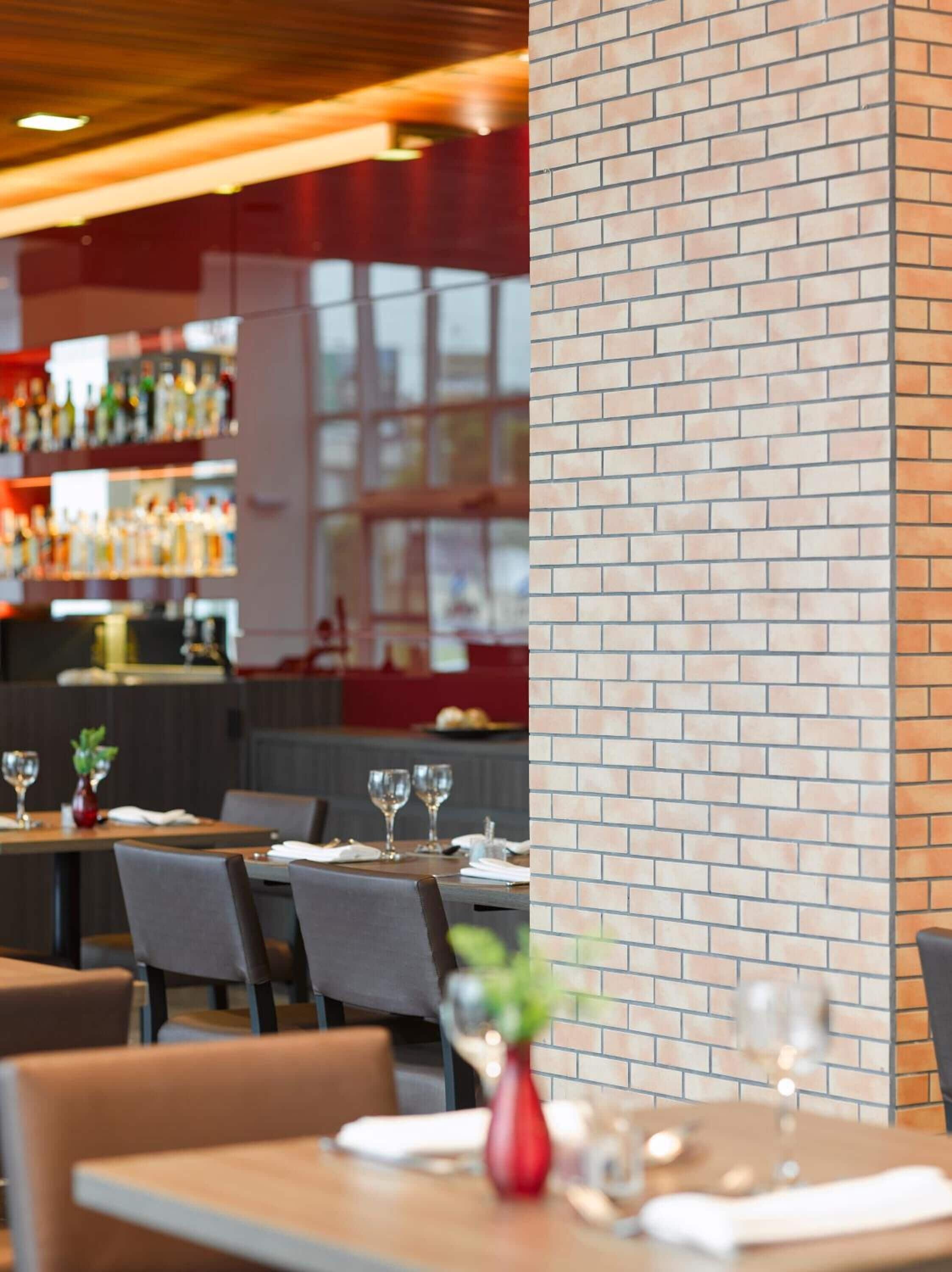 breakfast, lunch and dinner served