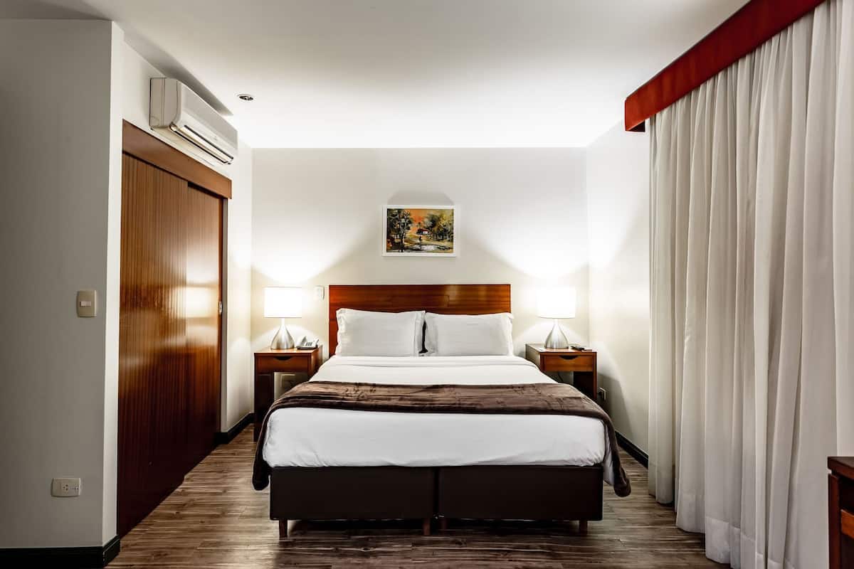 Minibar, cunas gratuitas, wifi gratis y ropa de cama