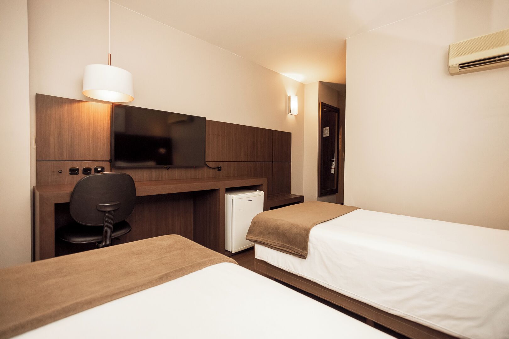 superior single room, 2 single beds (individual) | 1 bedroom, minibar, free cots/infant beds, free wifi