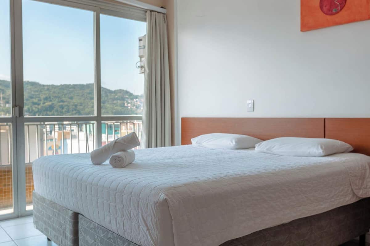 Standard Double Room | Minibar, blackout drapes, soundproofing, free WiFi