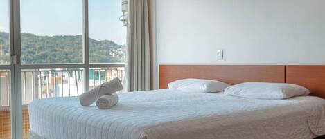 Standard Double Room | Minibar, blackout drapes, soundproofing, free WiFi