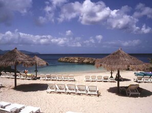 Beach nearby, scuba diving, windsurfing, beach bar - Hotel La Bateliere (Schoelcher)