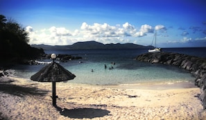 Beach nearby, scuba diving, windsurfing, beach bar - Hotel La Bateliere (Schoelcher)