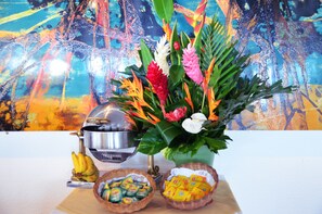 Daily buffet breakfast for a fee - Hotel La Bateliere (Schoelcher)